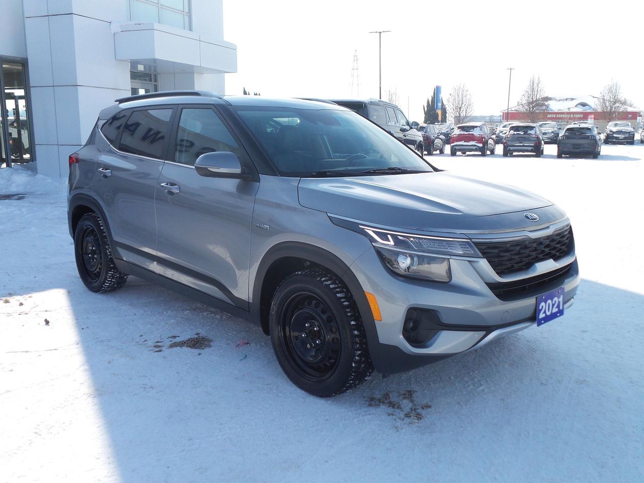 2021 Kia Seltos EX, AWD, LEATHER, MOONROOF, HEATED SEATS AND WHEEL Photo2