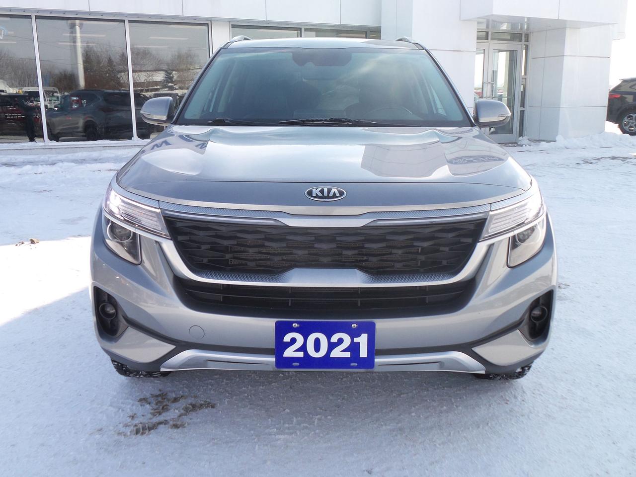 2021 Kia Seltos EX, AWD, LEATHER, MOONROOF, HEATED SEATS AND WHEEL Photo