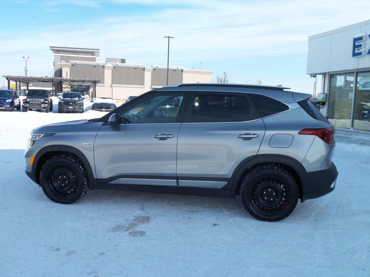 2021 Kia Seltos EX, AWD, LEATHER, MOONROOF, HEATED SEATS AND WHEEL Photo