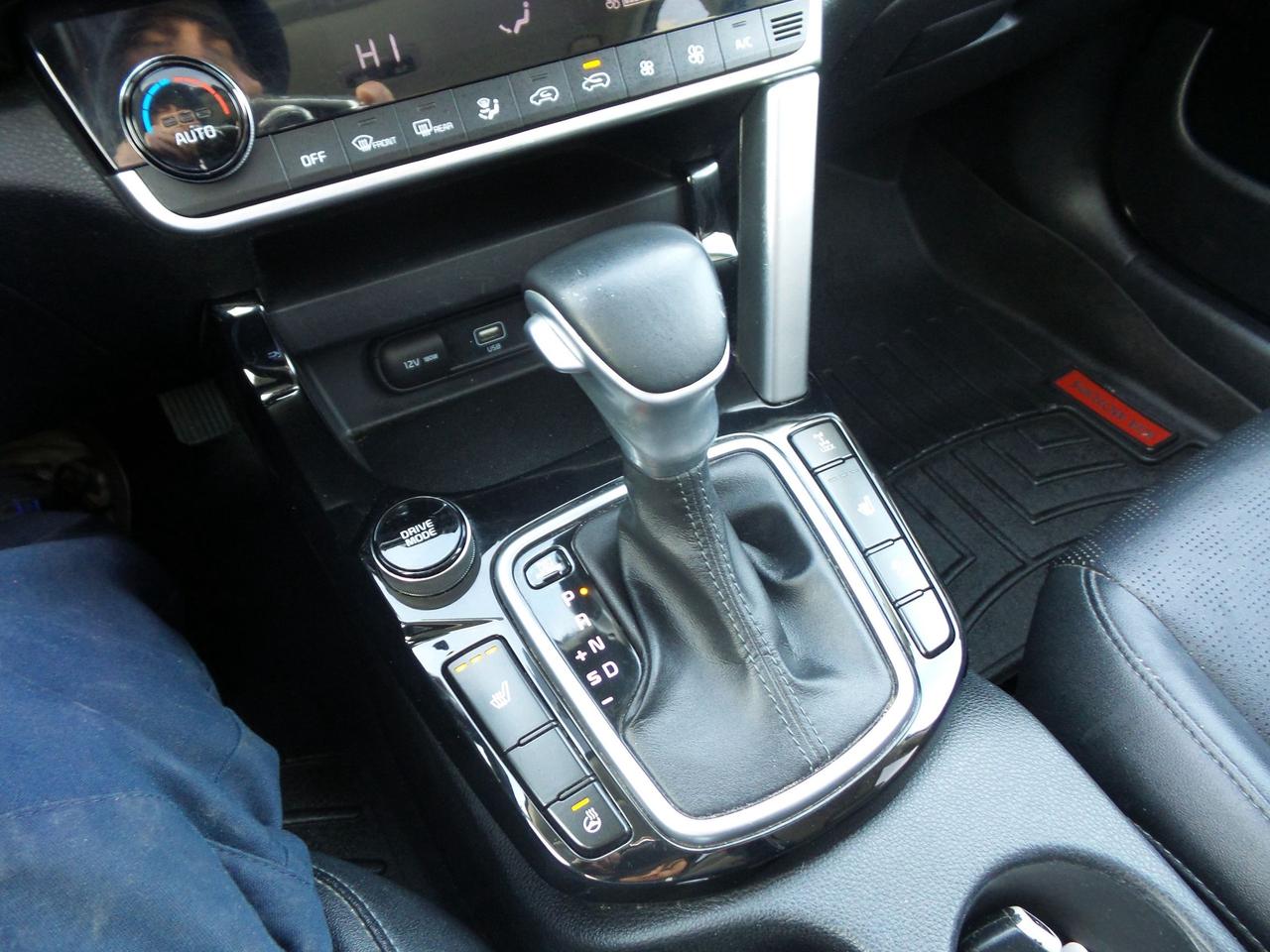 2021 Kia Seltos EX, AWD, LEATHER, MOONROOF, HEATED SEATS AND WHEEL Photo