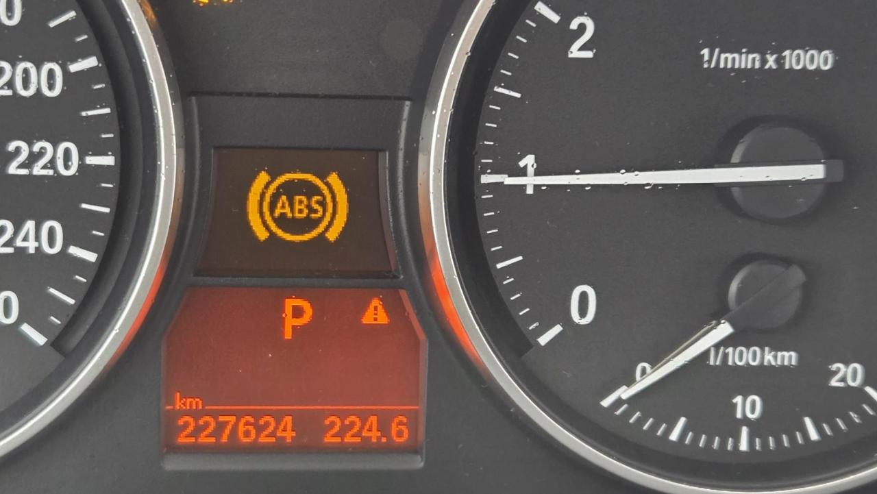 2009 BMW 3 Series 323i, NO ACCIDENTS, WELL MAINTAINED, AS IS SPECIAL Photo