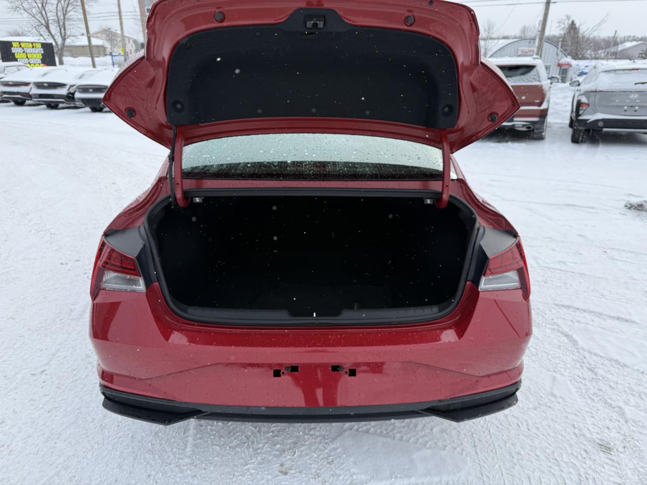 2022 Hyundai Elantra Preferred Hybrid Photo