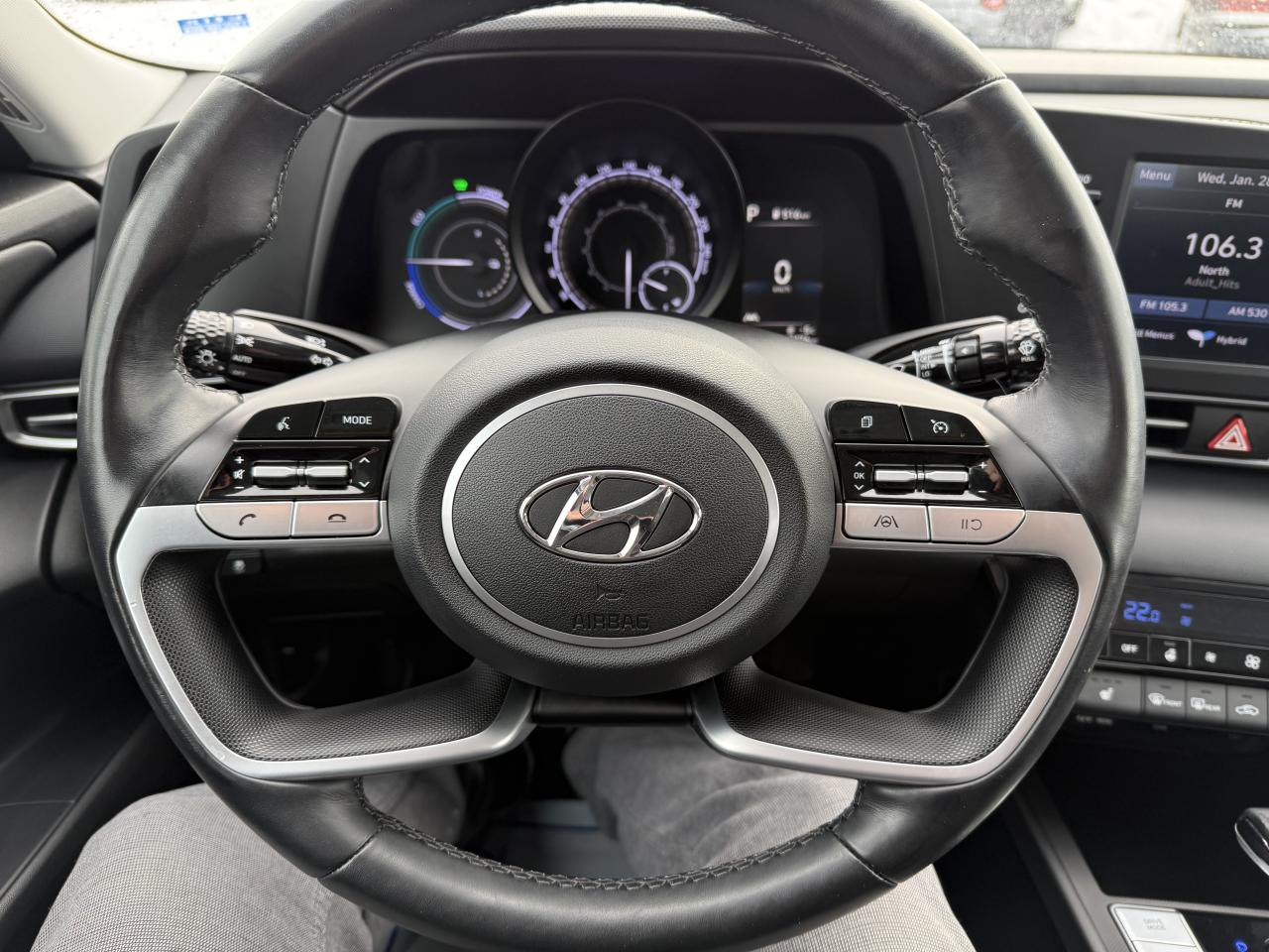 2022 Hyundai Elantra Preferred Hybrid Photo