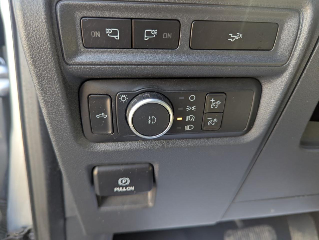 2022 Ford F-150 XLT WITH LEATHER/PANARAMIC SUNROOF/NAVIGATION!! Photo