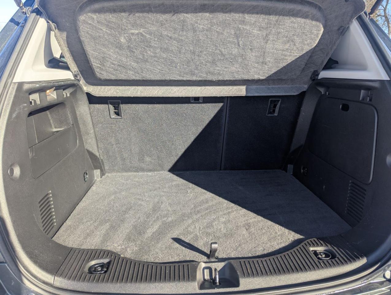 2019 Chevrolet Trax LT ALL WHEEL DRIVE  GREAT GAS MILEAGE!! Photo