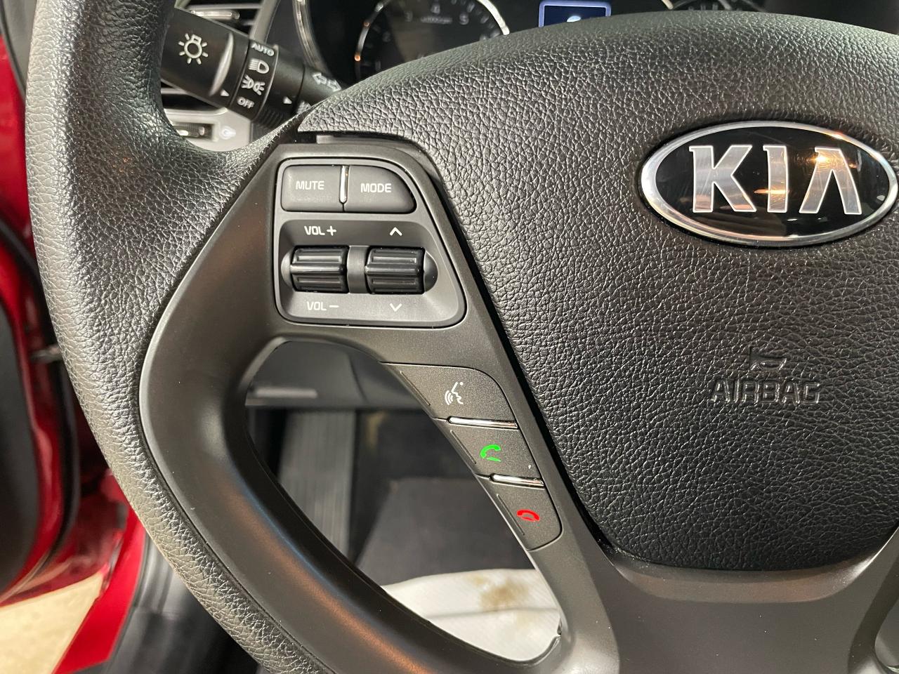 2018 Kia Forte LX | LOW KMS | ANROID AUTO/APPLE CARPLAY Photo