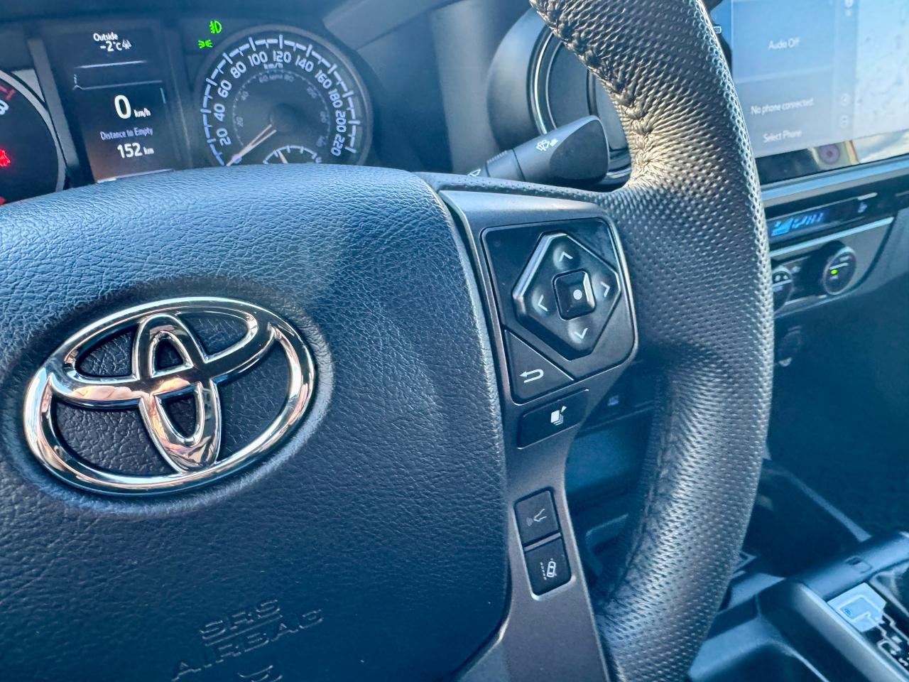 2023 Toyota Tacoma SR5 TRD SPORT 4WD CREW Clean Carfax | Low KMS Photo