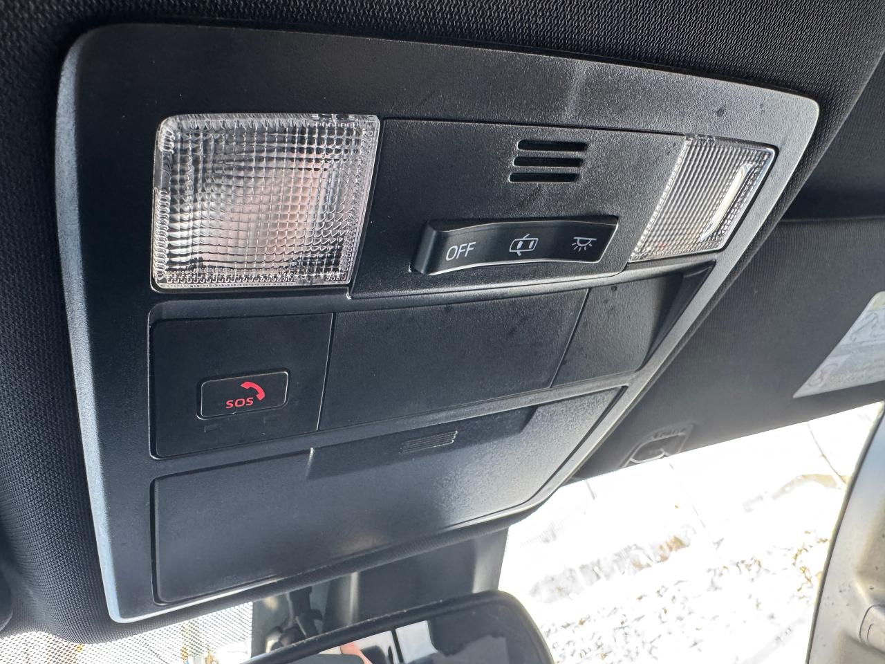 2023 Toyota Tacoma SR5 TRD SPORT 4WD CREW Clean Carfax | Low KMS Photo