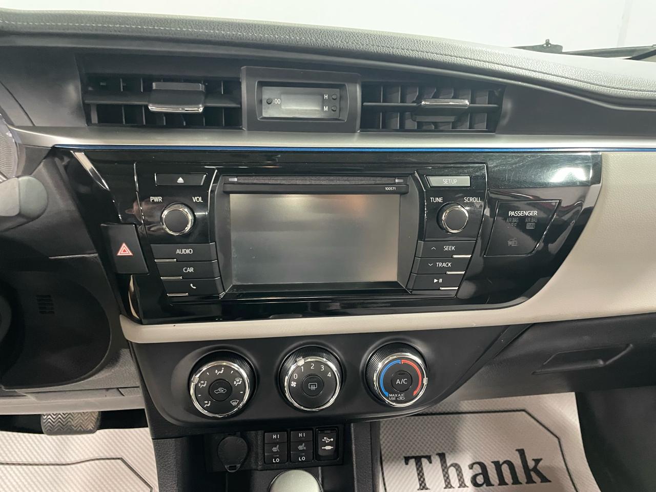 2016 Toyota Corolla LE Photo16