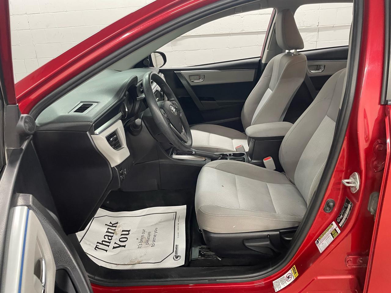 2016 Toyota Corolla LE Photo7