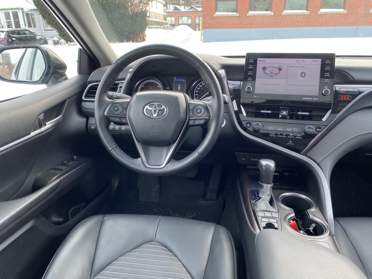 2024 Toyota Camry HYBRID SE Photo