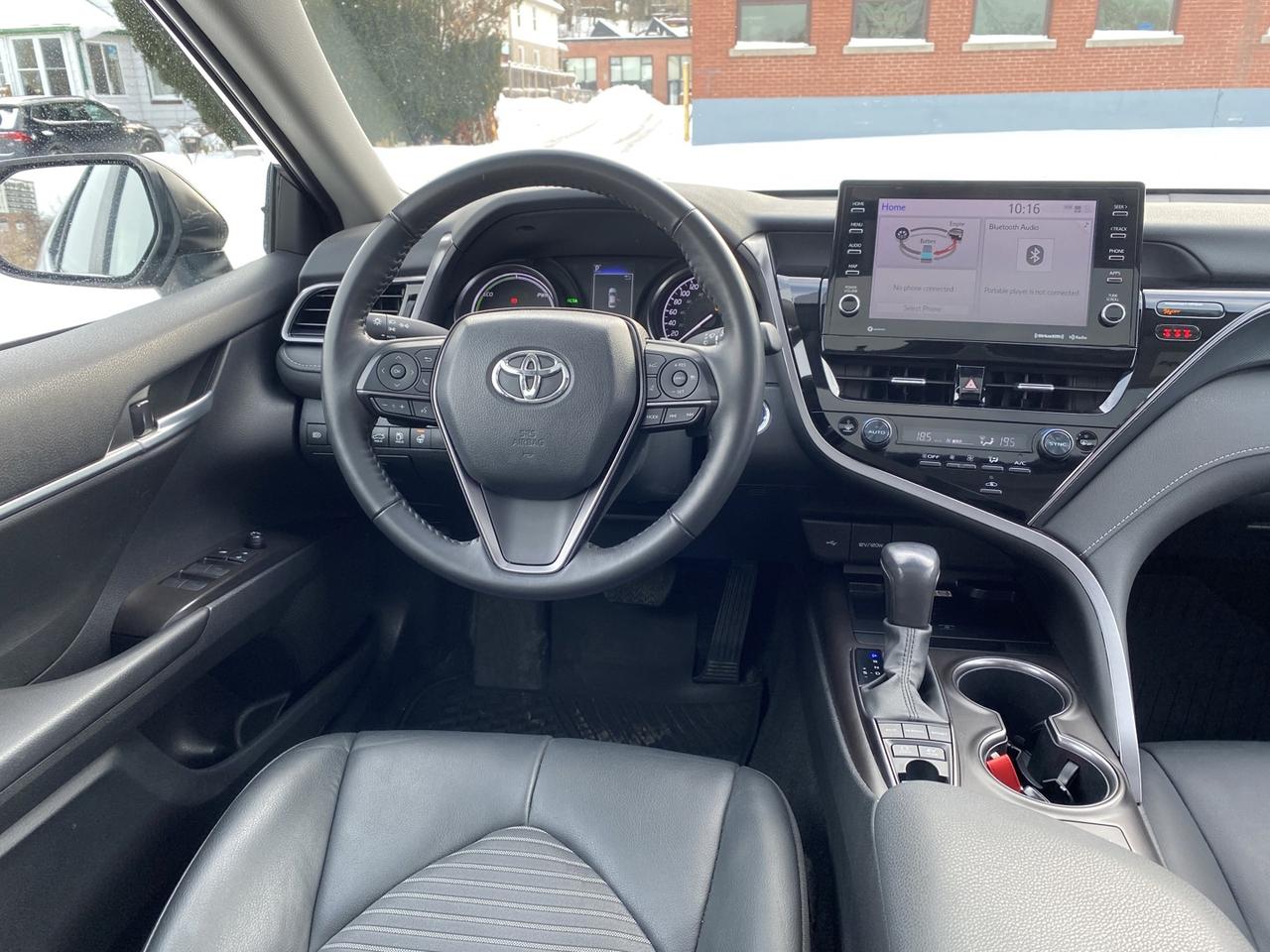 2024 Toyota Camry HYBRID SE Photo4