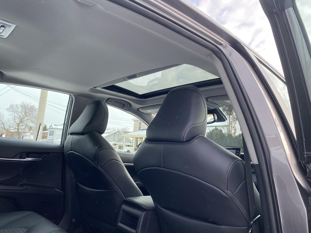 2024 Toyota Camry HYBRID SE Photo