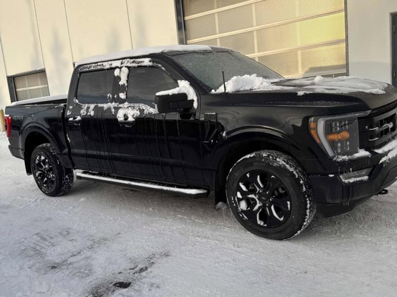 2022 Ford F-150 XLT Crew 4WD | 3.5L EcoBoost | Heated Leather Seats | Tow Pkg | Remote Start | Sport Pkg | and More! Photo2