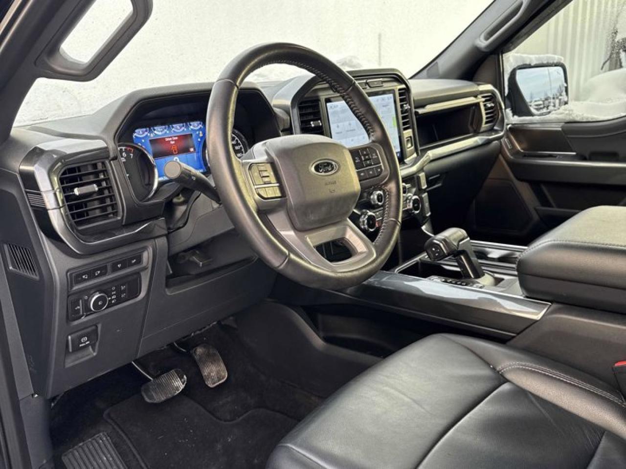 2022 Ford F-150 XLT Crew 4WD | 3.5L EcoBoost | Heated Leather Seats | Tow Pkg | Remote Start | Sport Pkg | and More! Photo