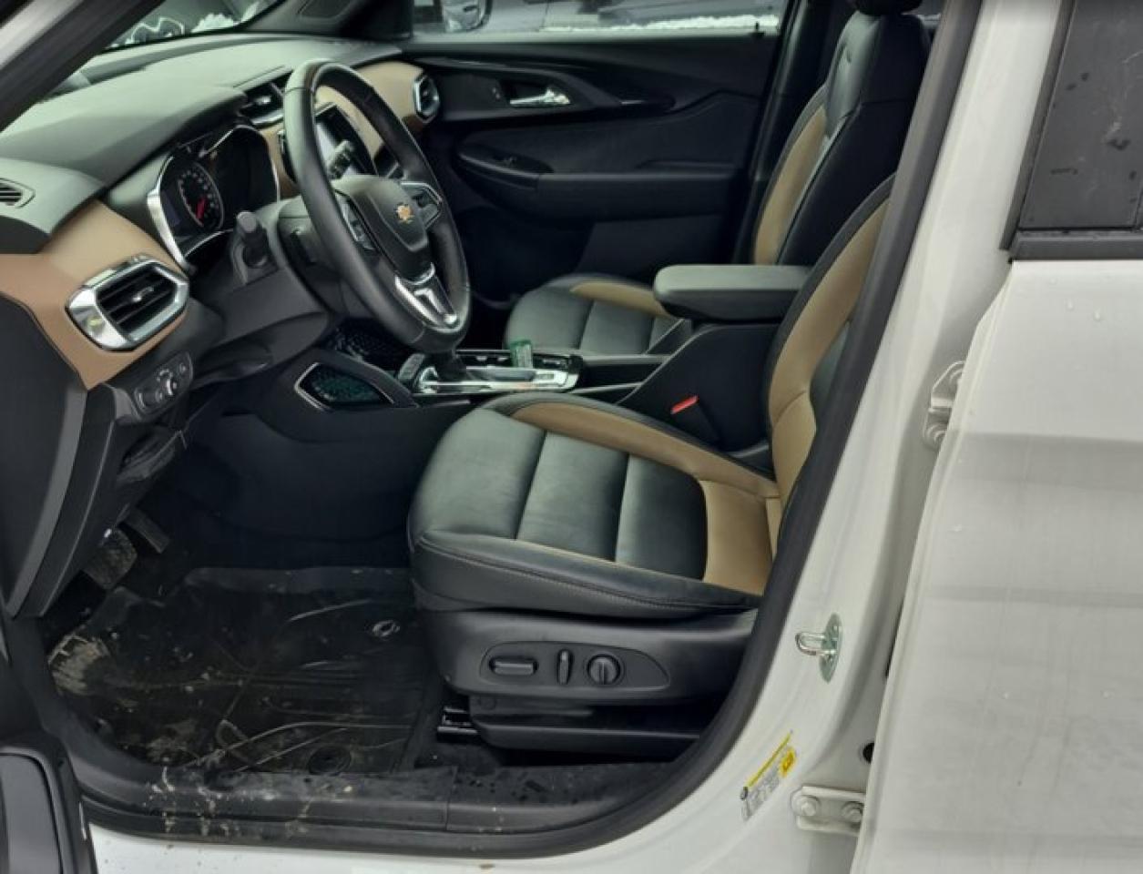 2023 Chevrolet TrailBlazer ACTIV AWD | Leather | Heated Seats | Bose Audio | Adaptive Cruise | Remote Start | and More ! Photo