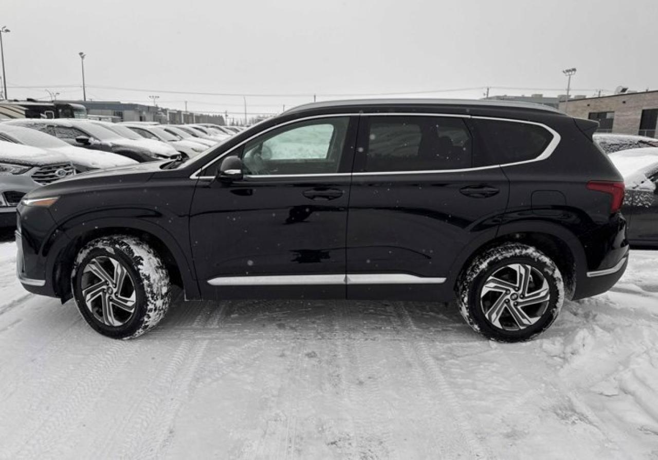 2021 Hyundai Santa Fe Preferred Trend AWD | Leather | Pano Roof | Heated Seats + Steering | Apple CarPlay | and More ! Photo