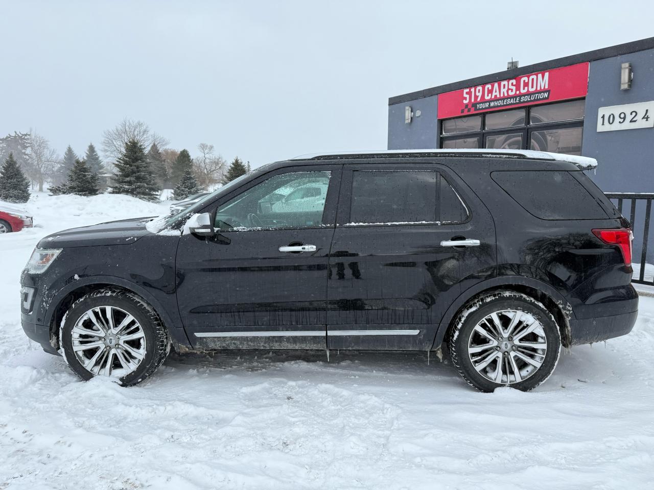 2017 Ford Explorer Platinum | Navigation | Backup Camera | Sunroof Photo