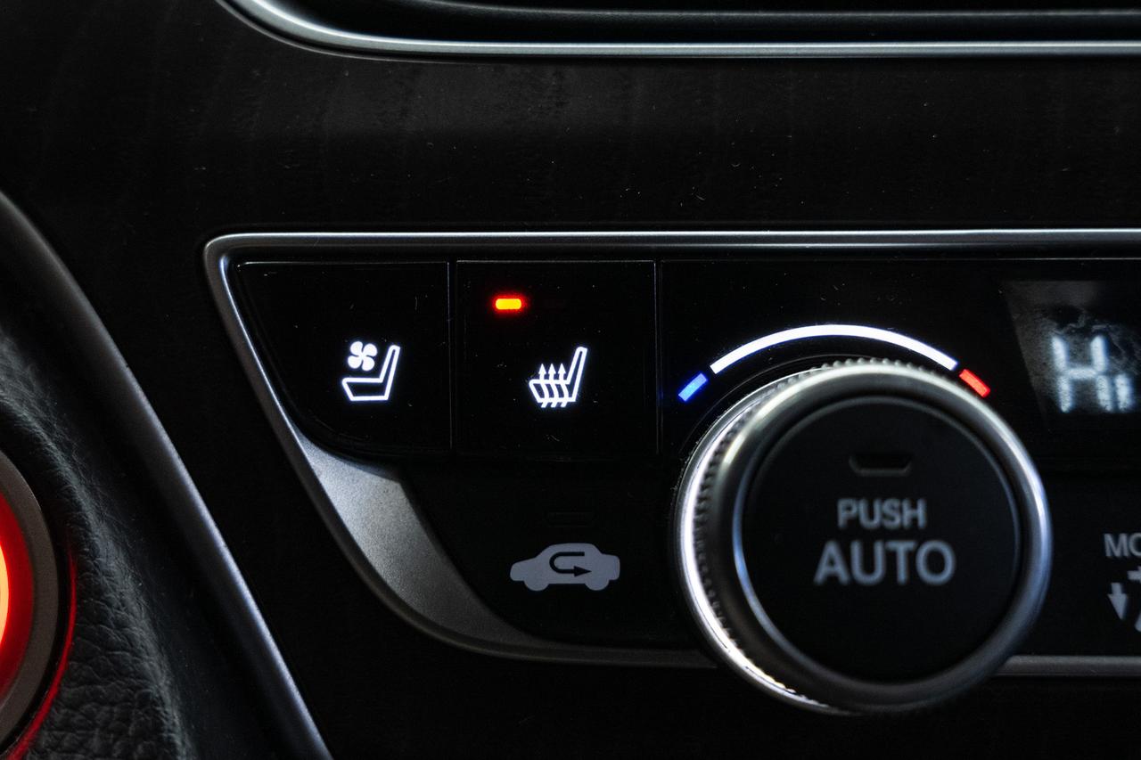 2020 Honda Accord TOURING | Nav | Leather | Sunroof | BSM | CarPlay