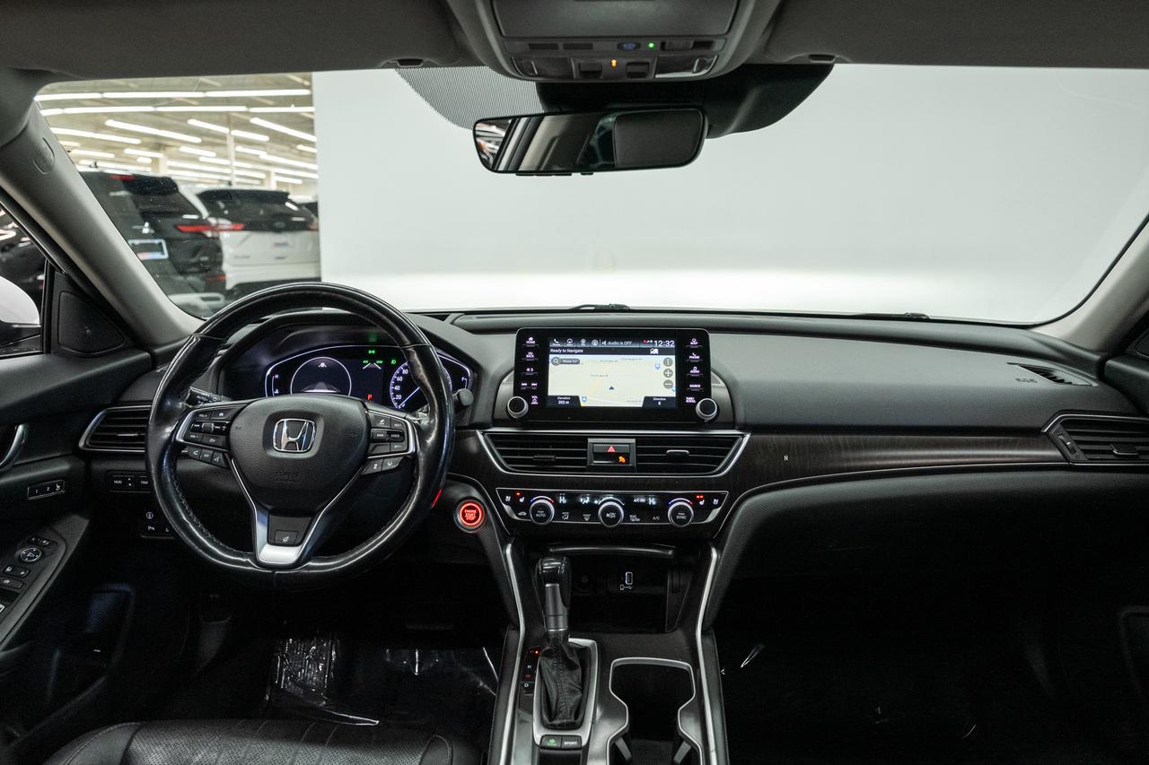 2020 Honda Accord TOURING | Nav | Leather | Sunroof | BSM | CarPlay