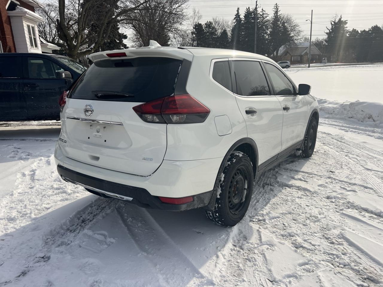 2018 Nissan Rogue S AWD Photo4