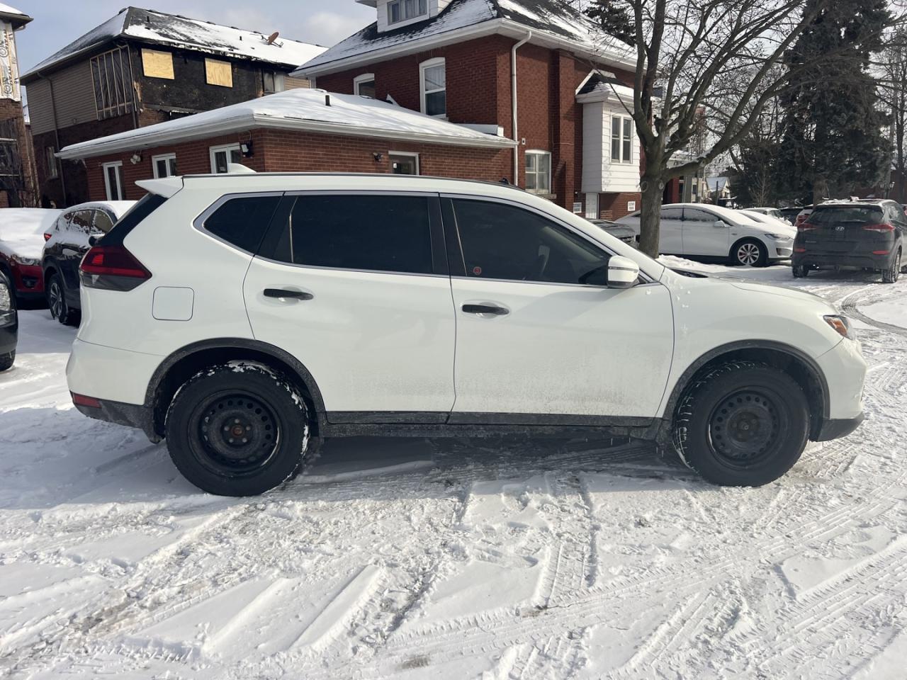 2018 Nissan Rogue S AWD Photo3