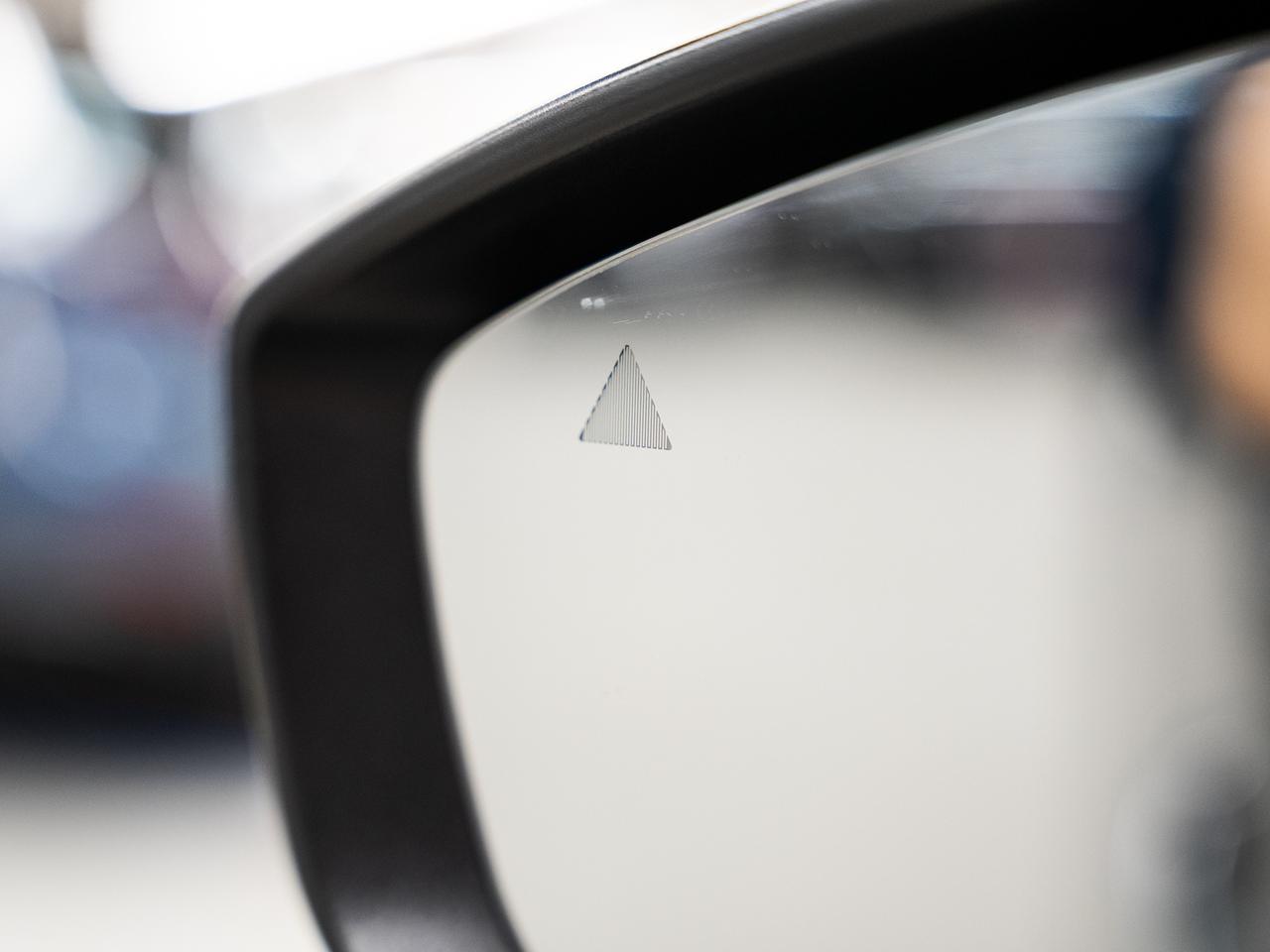 2023 Mazda MAZDA3 SPORT GS | Leather | Sunroof | BSM | ACC | CarPlay Photo