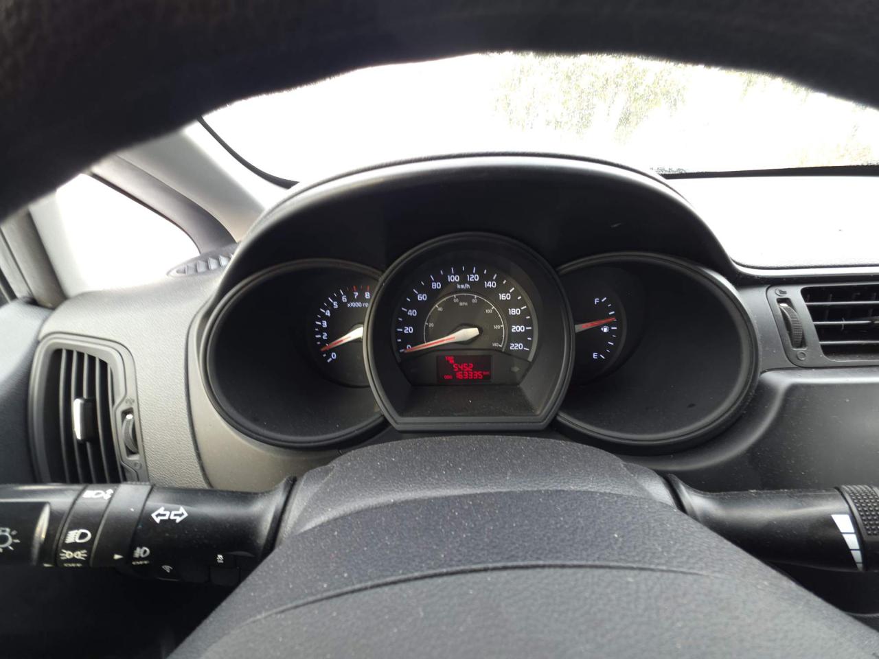 2013 Kia Rio LX 4 DOOR SEDAN! MANUAL TRANSMISSSION! Photo