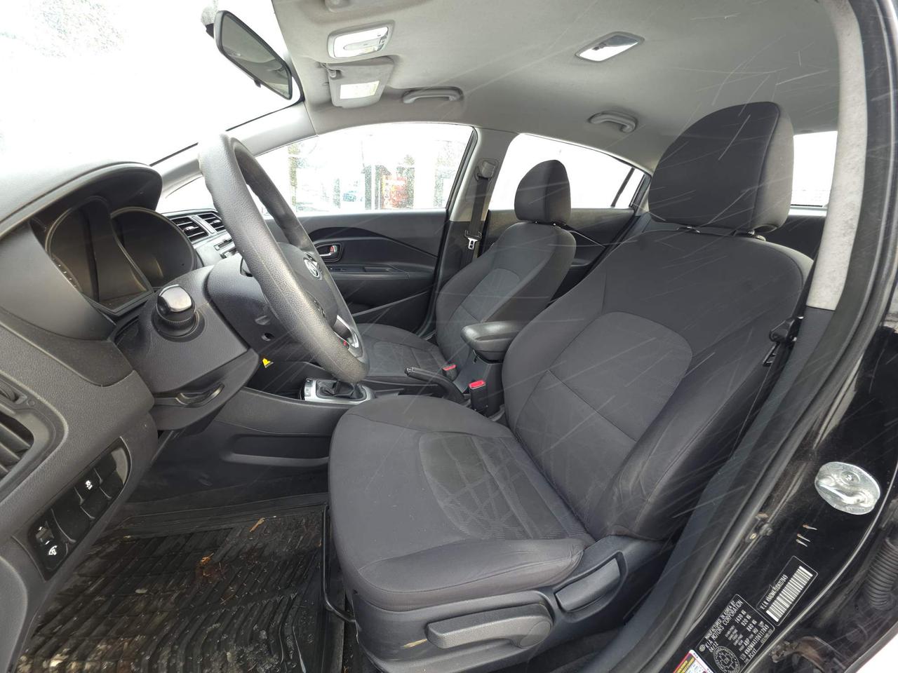 2013 Kia Rio LX 4 DOOR SEDAN! MANUAL TRANSMISSSION! Photo