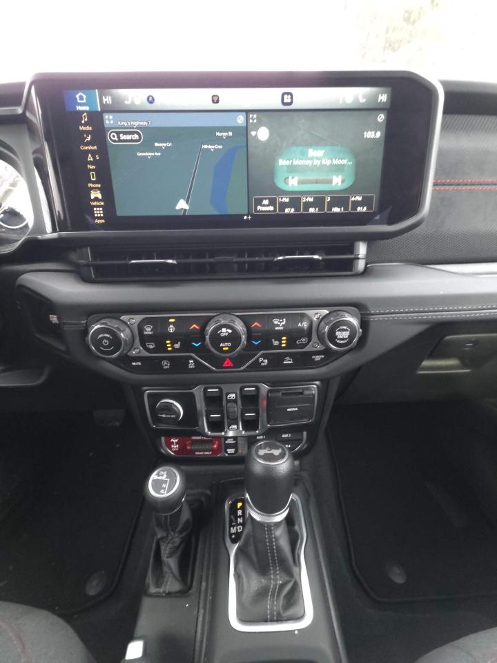 2024 Jeep Wrangler Rubicon SKY ONE TOUCH POWER TOP! Photo