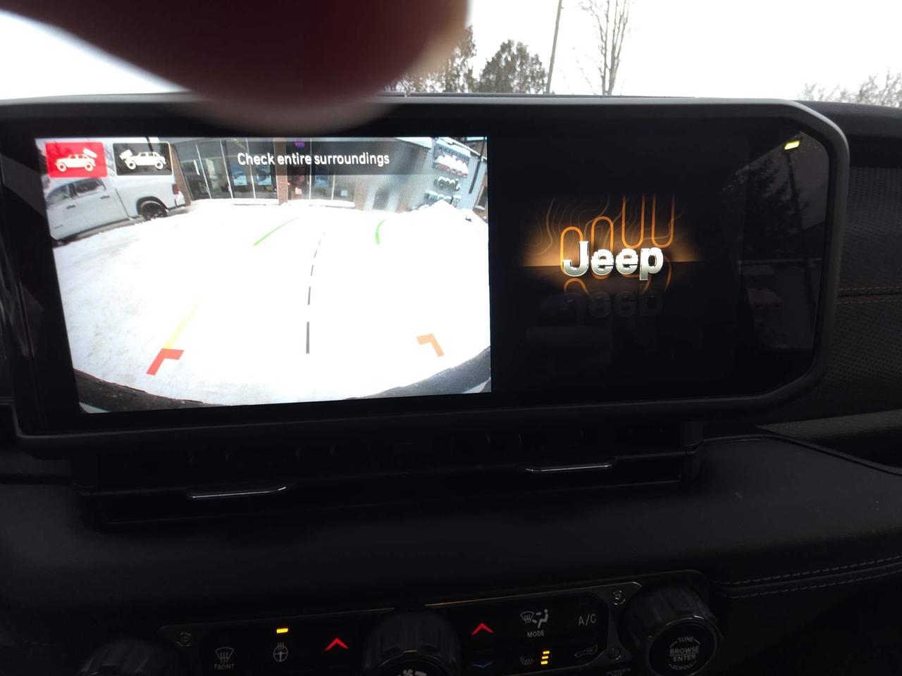 2024 Jeep Wrangler Rubicon SKY ONE TOUCH POWER TOP! Photo