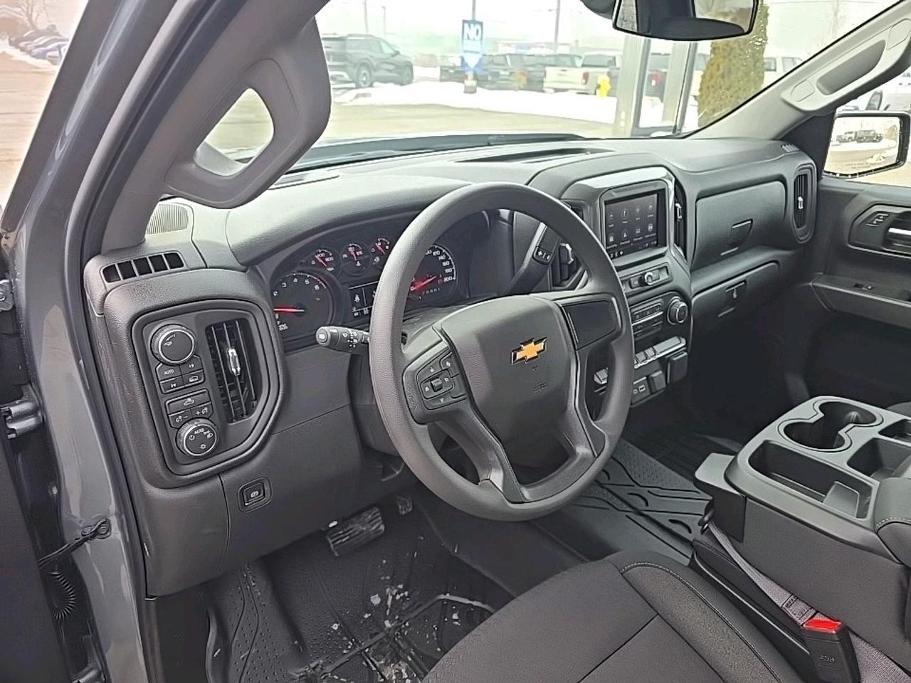 2026 Chevrolet Silverado 1500 Custom Photo3