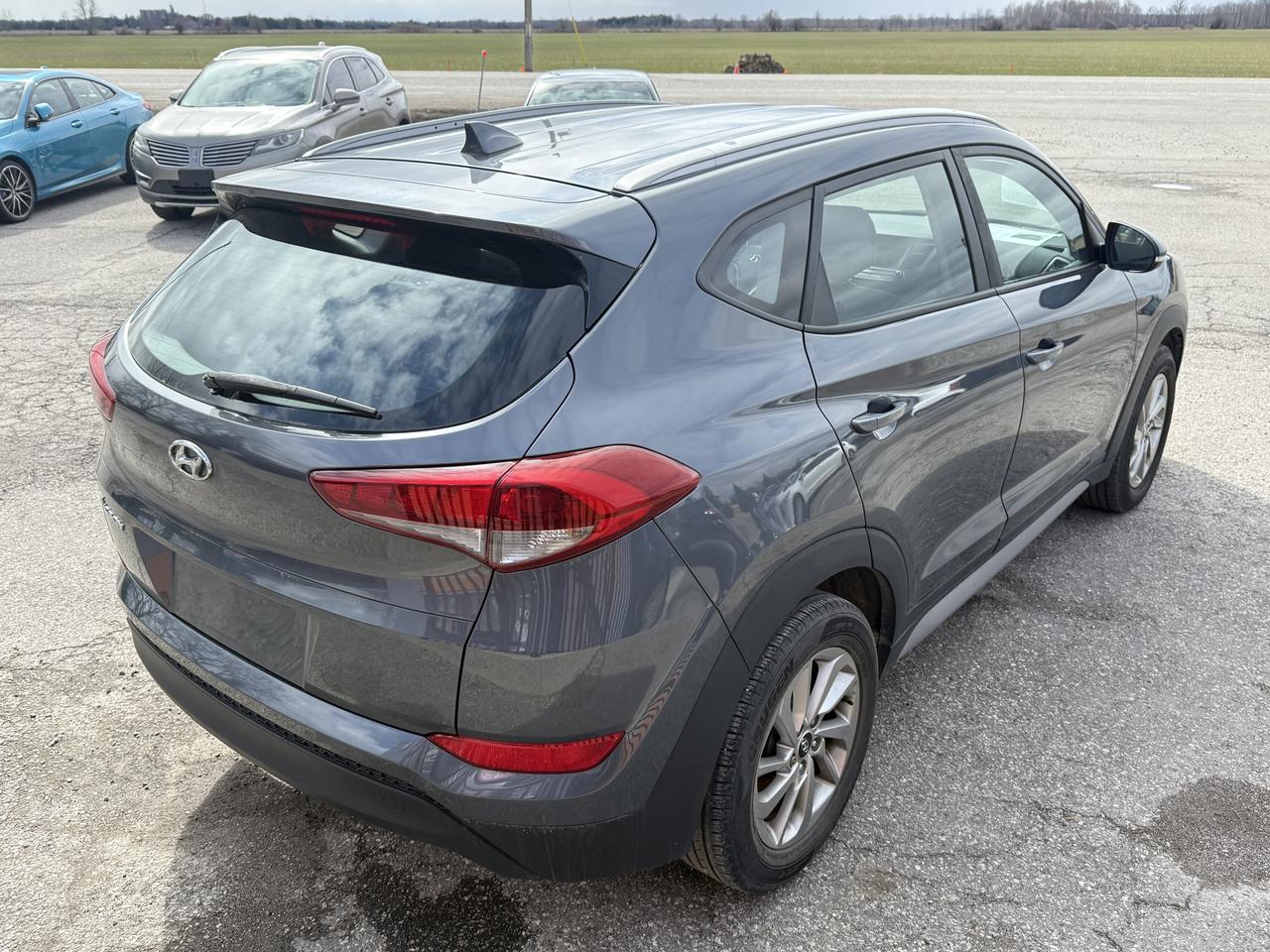 2018 Hyundai Tucson Premium | Backup Camera | Heated Seats | Bluetooth Photo4