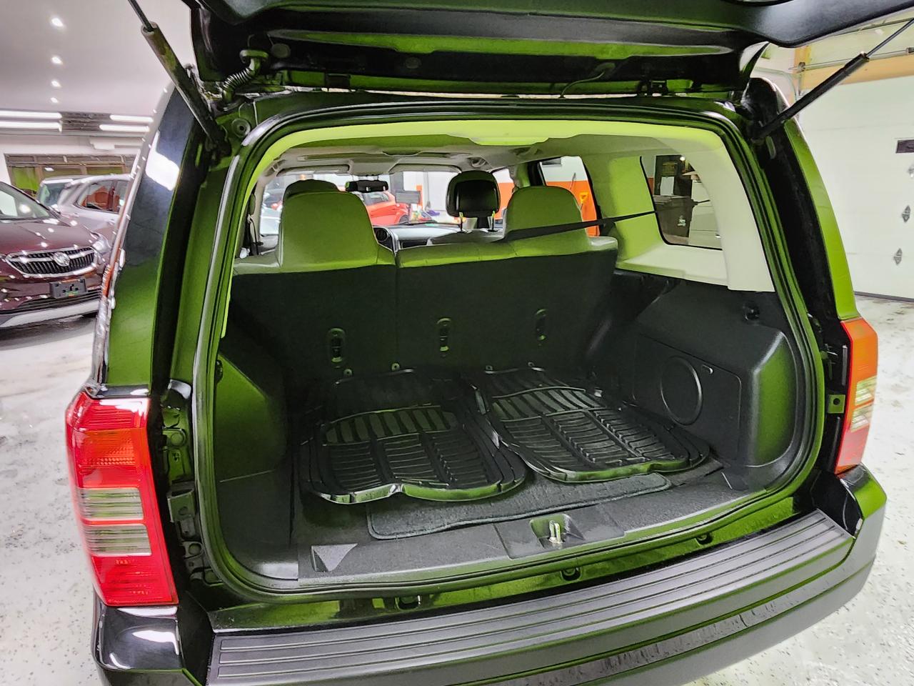 2014 Jeep Patriot NORTH SUNROOF H-TED SEATS AUTO START Photo