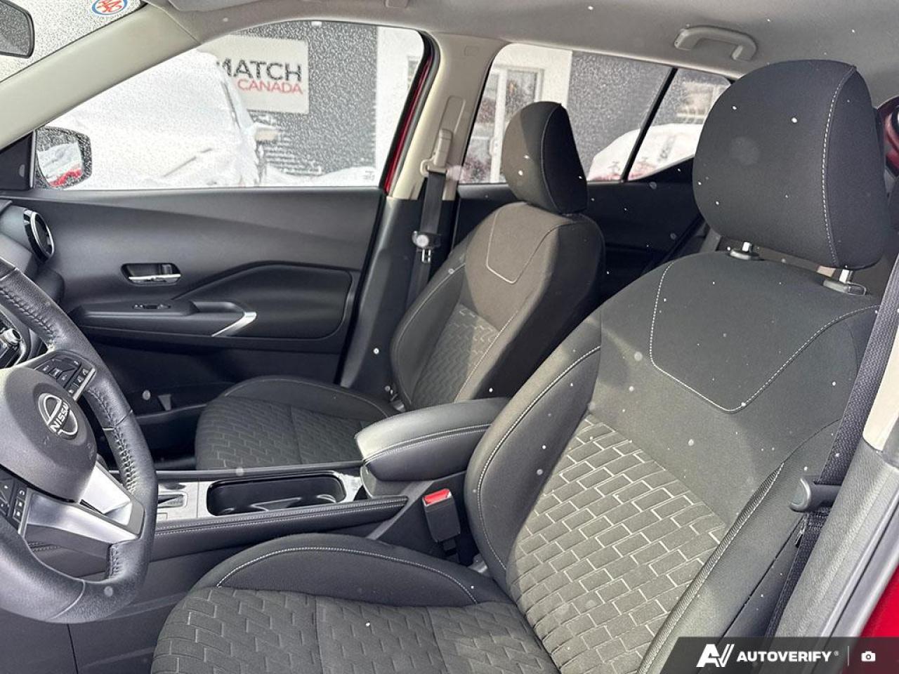 2023 Nissan Kicks SV / HTD SEATS / BLUETOOTH / DUAL CLIMATE / AUTO Photo