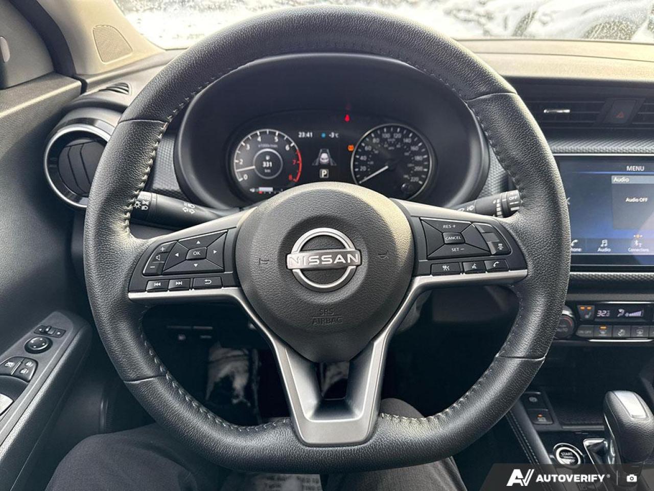 2023 Nissan Kicks SV / HTD SEATS / BLUETOOTH / DUAL CLIMATE / AUTO Photo