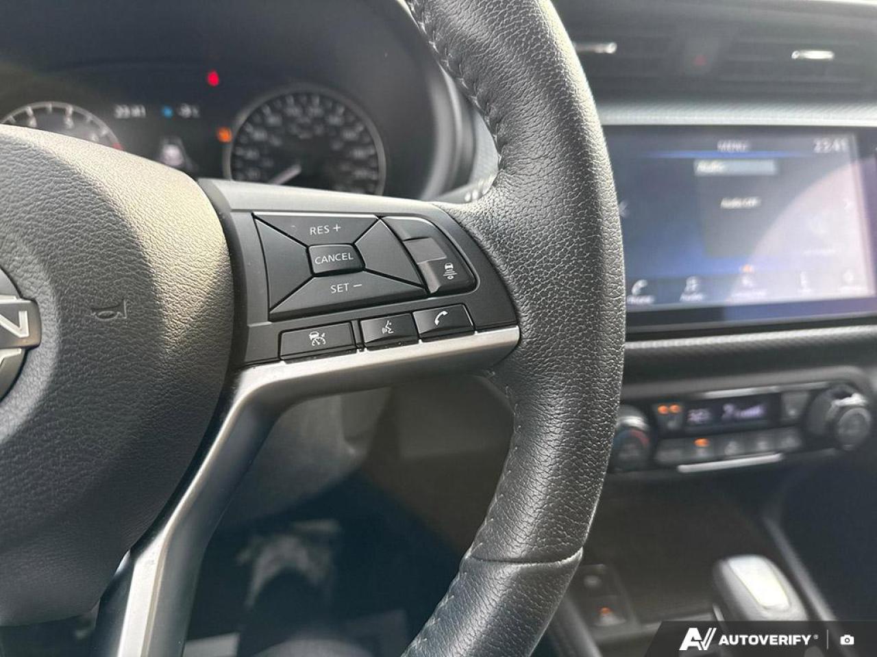 2023 Nissan Kicks SV / HTD SEATS / BLUETOOTH / DUAL CLIMATE / AUTO Photo