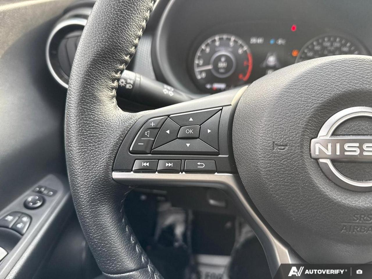 2023 Nissan Kicks SV / HTD SEATS / BLUETOOTH / DUAL CLIMATE / AUTO Photo