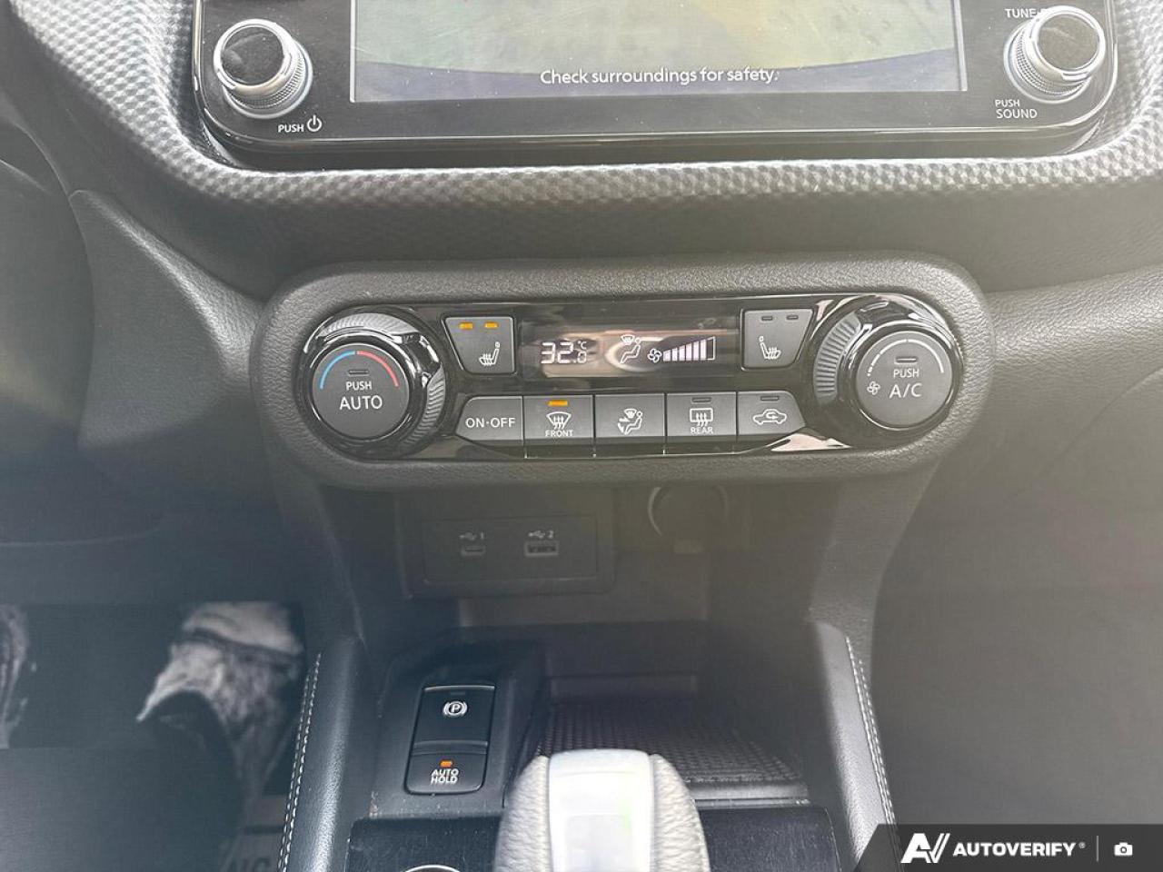 2023 Nissan Kicks SV / HTD SEATS / BLUETOOTH / DUAL CLIMATE / AUTO Photo