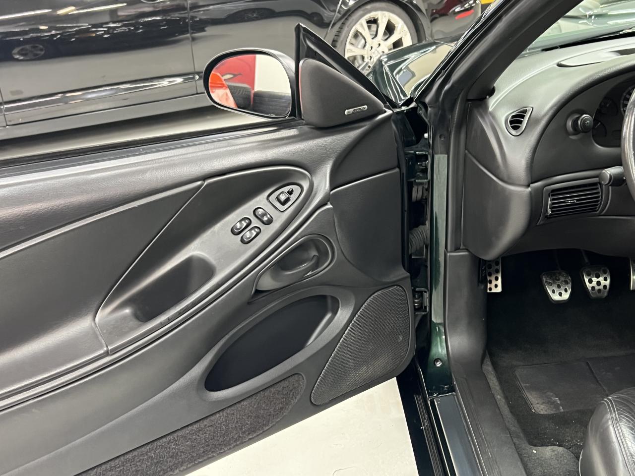 2001 Ford Mustang GT BULLITT Photo