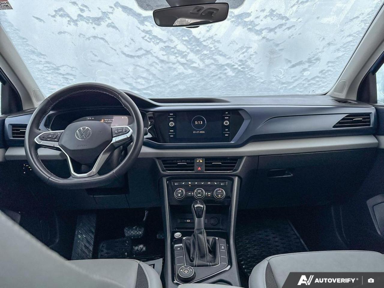 2023 Volkswagen Taos COMFORTLINE / NO ACCIDENTS / PANO ROOF / HTD SEATS Photo