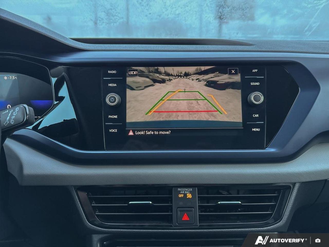 2023 Volkswagen Taos COMFORTLINE / NO ACCIDENTS / PANO ROOF / HTD SEATS Photo