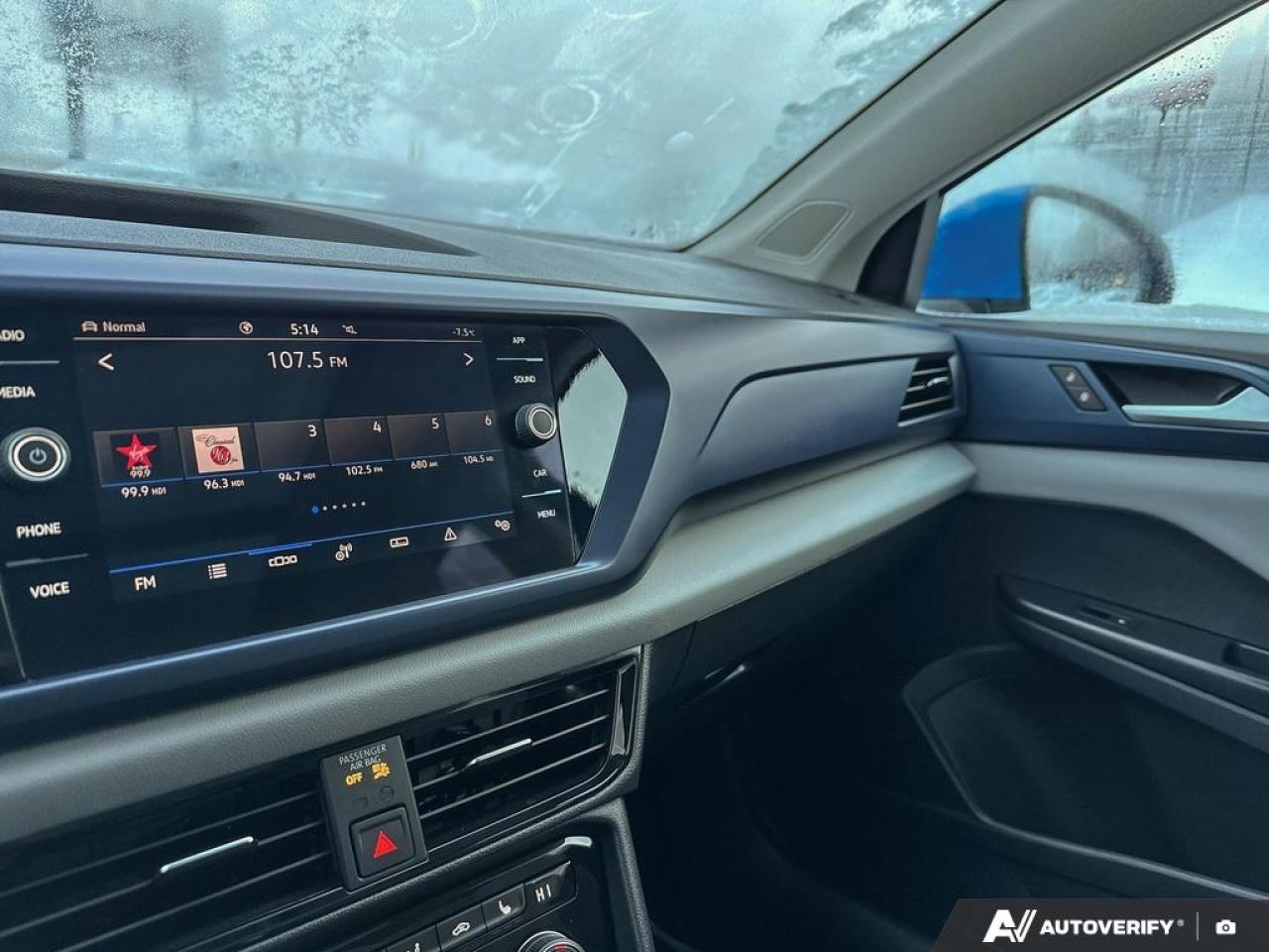 2023 Volkswagen Taos COMFORTLINE / NO ACCIDENTS / PANO ROOF / HTD SEATS Photo