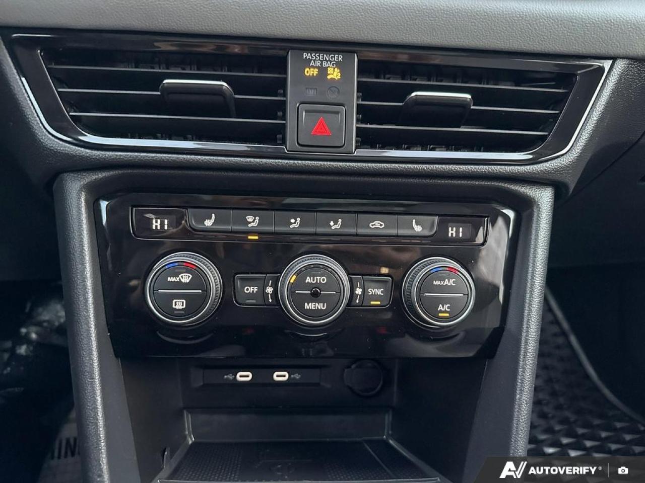 2023 Volkswagen Taos COMFORTLINE / NO ACCIDENTS / PANO ROOF / HTD SEATS Photo