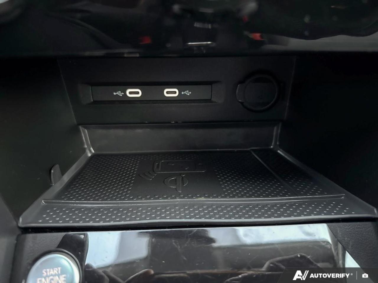 2023 Volkswagen Taos COMFORTLINE / NO ACCIDENTS / PANO ROOF / HTD SEATS Photo