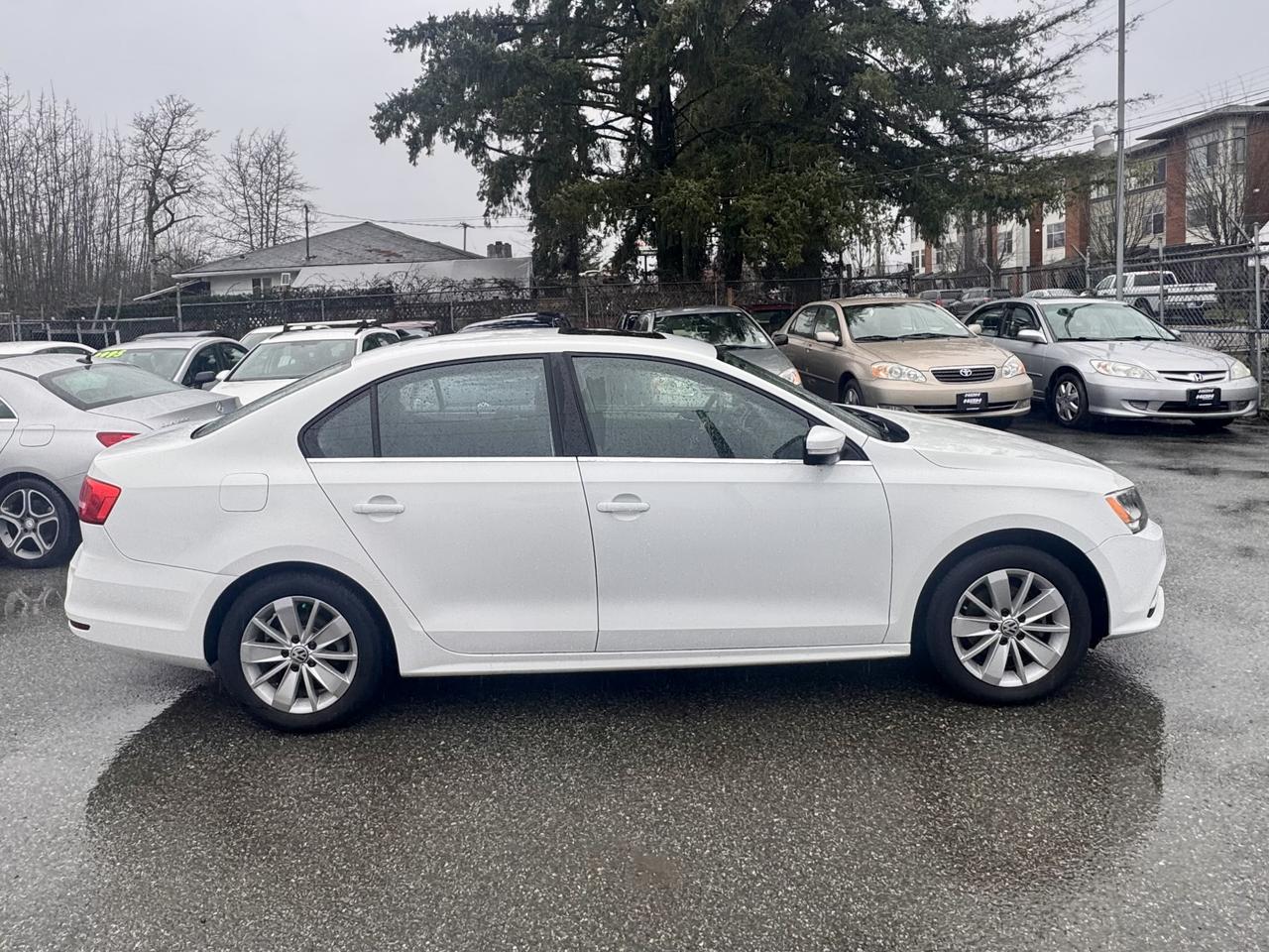 2015 Volkswagen Jetta FINANCING AVAILABLE Photo5