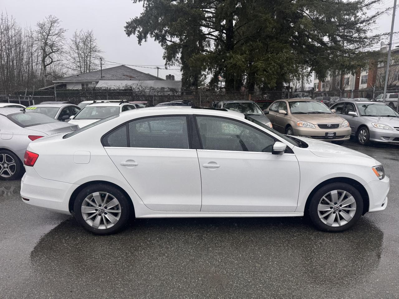 2015 Volkswagen Jetta FINANCING AVAILABLE Photo4