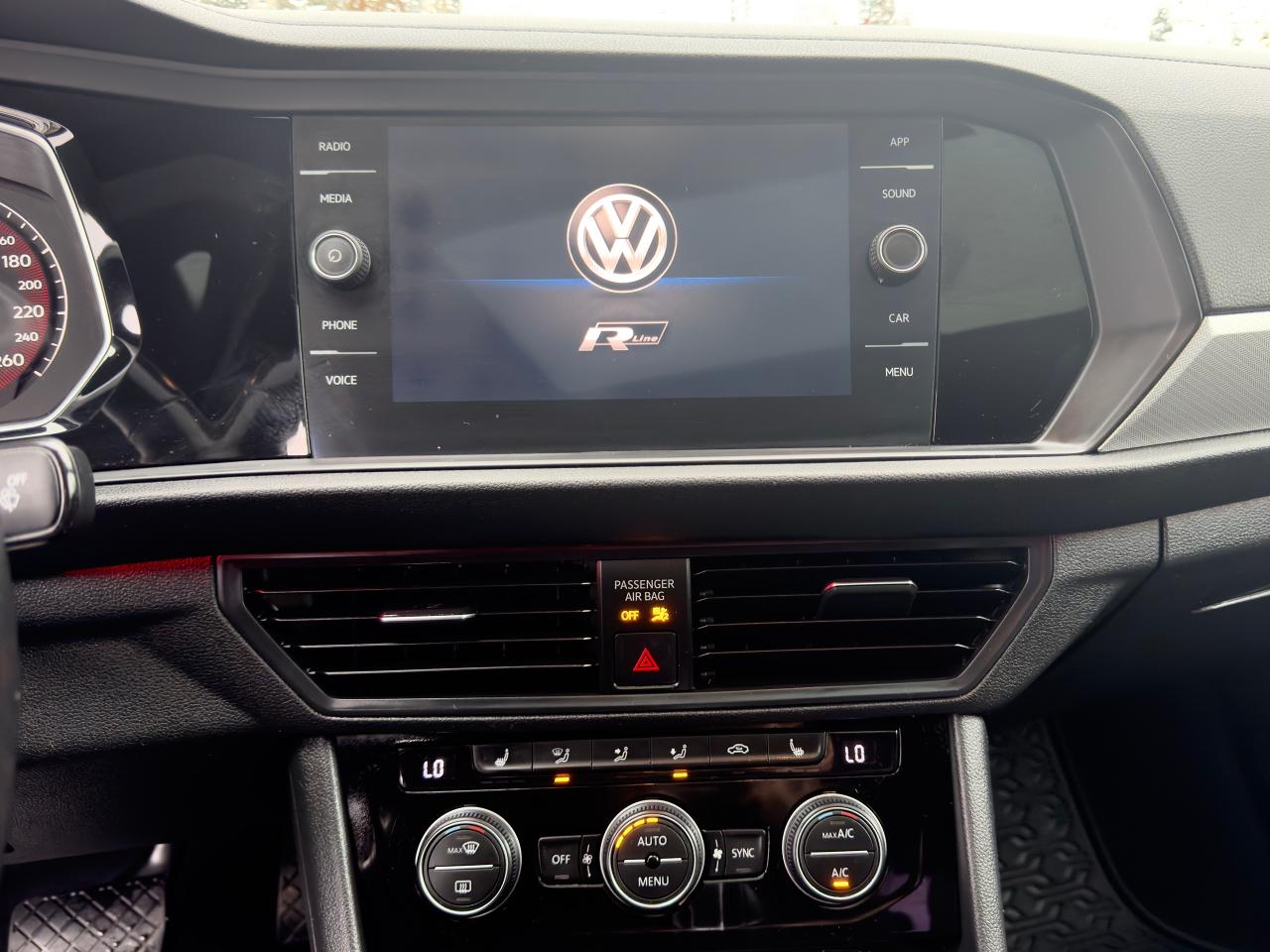 2019 Volkswagen Jetta FINANCING AVAILABLE Photo12