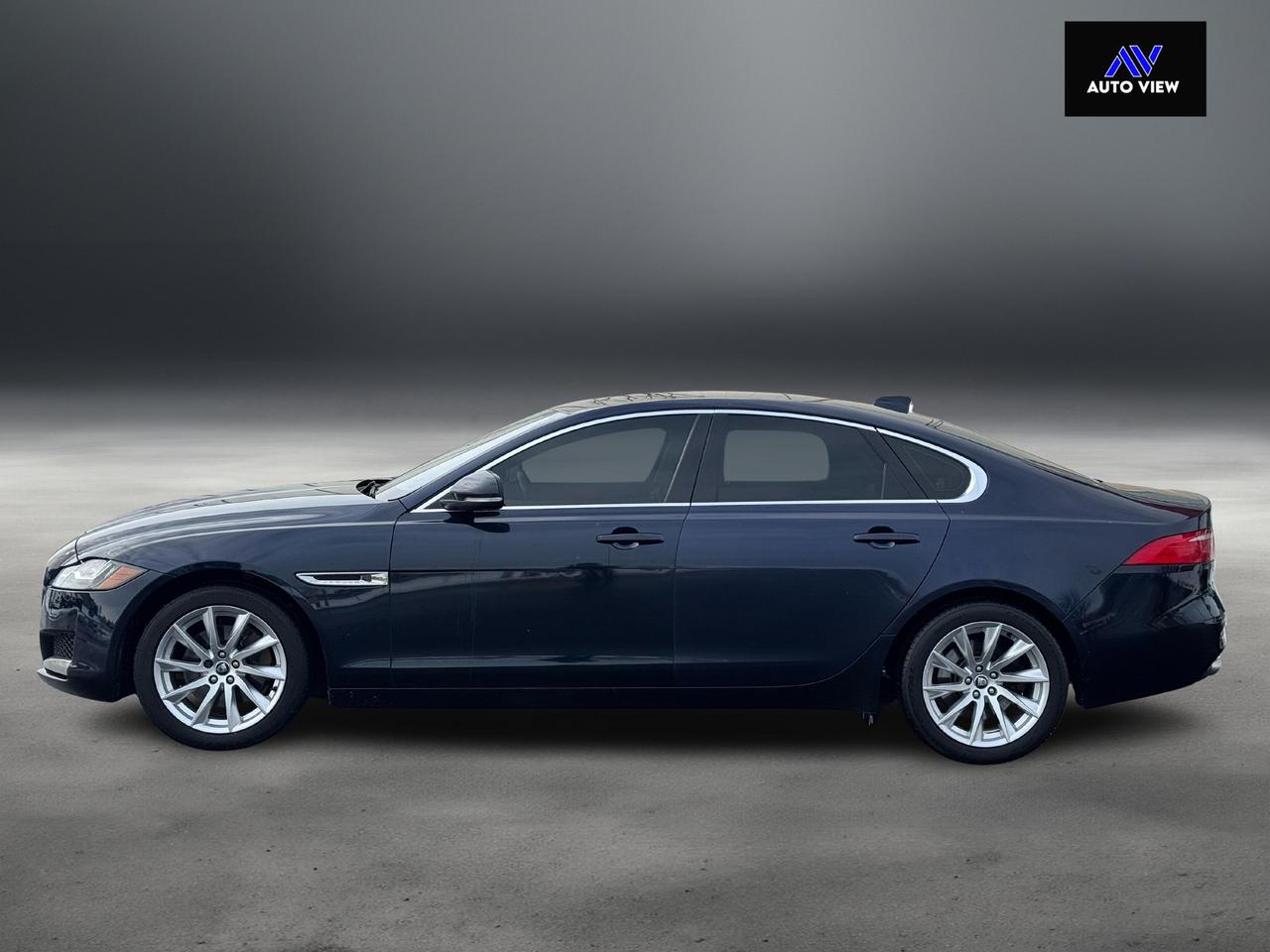 2017 Jaguar XF 20d Prestige **2.0L DIESEL // GREAT ON FUEL** Photo