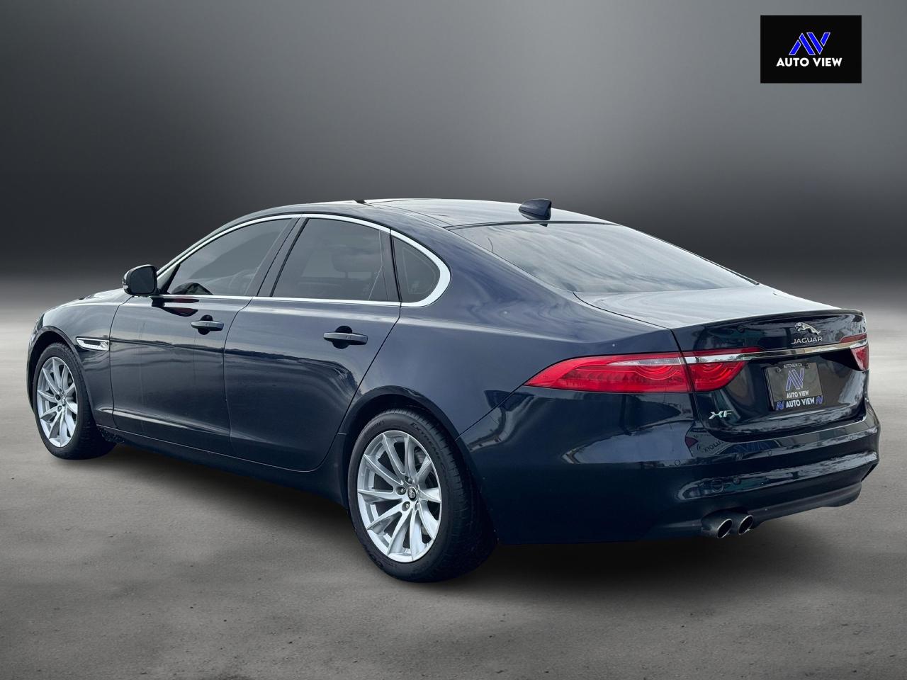 2017 Jaguar XF 20d Prestige **2.0L DIESEL // GREAT ON FUEL** Photo